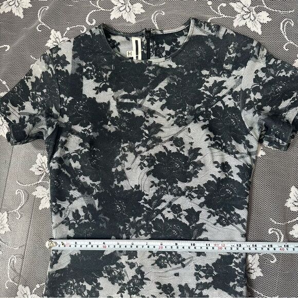 McQ Alexander McQueen Black and White Floral Print Knit  Bodycon Dress Sz Small - Picture 12 of 16